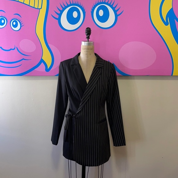 Vera & Lucy 1/2 Pinstripe 1/2 Solid Wrap Front Blazer NWT - Picture 1 of 16
